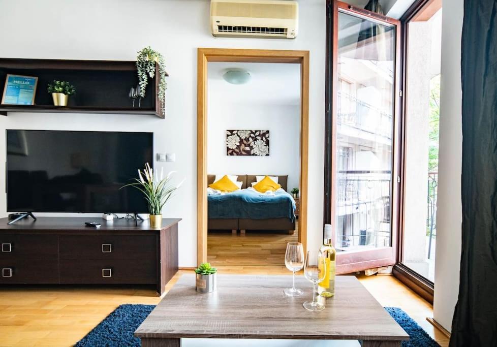 Free Parking! Soho Budapest 304, 4 Ppl, Ac, Fast Wifi, Smart Tv Luaran gambar