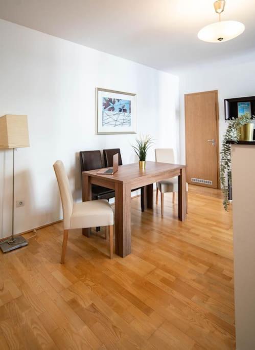 Free Parking! Soho Budapest 304, 4 Ppl, Ac, Fast Wifi, Smart Tv Luaran gambar