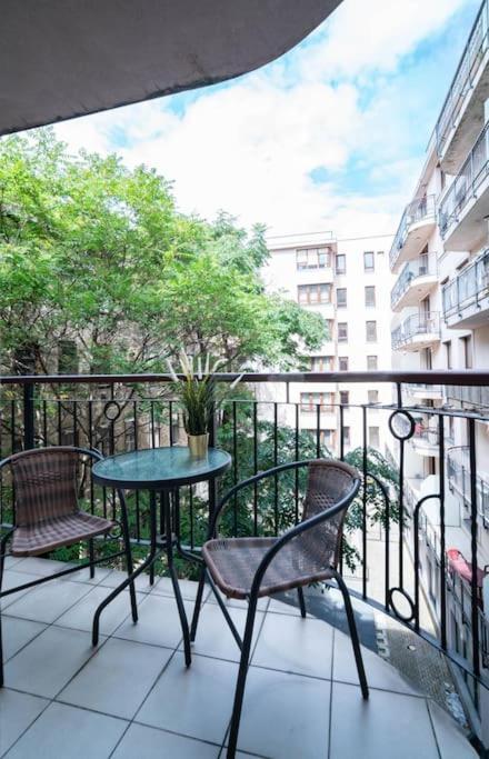 Free Parking! Soho Budapest 304, 4 Ppl, Ac, Fast Wifi, Smart Tv Luaran gambar