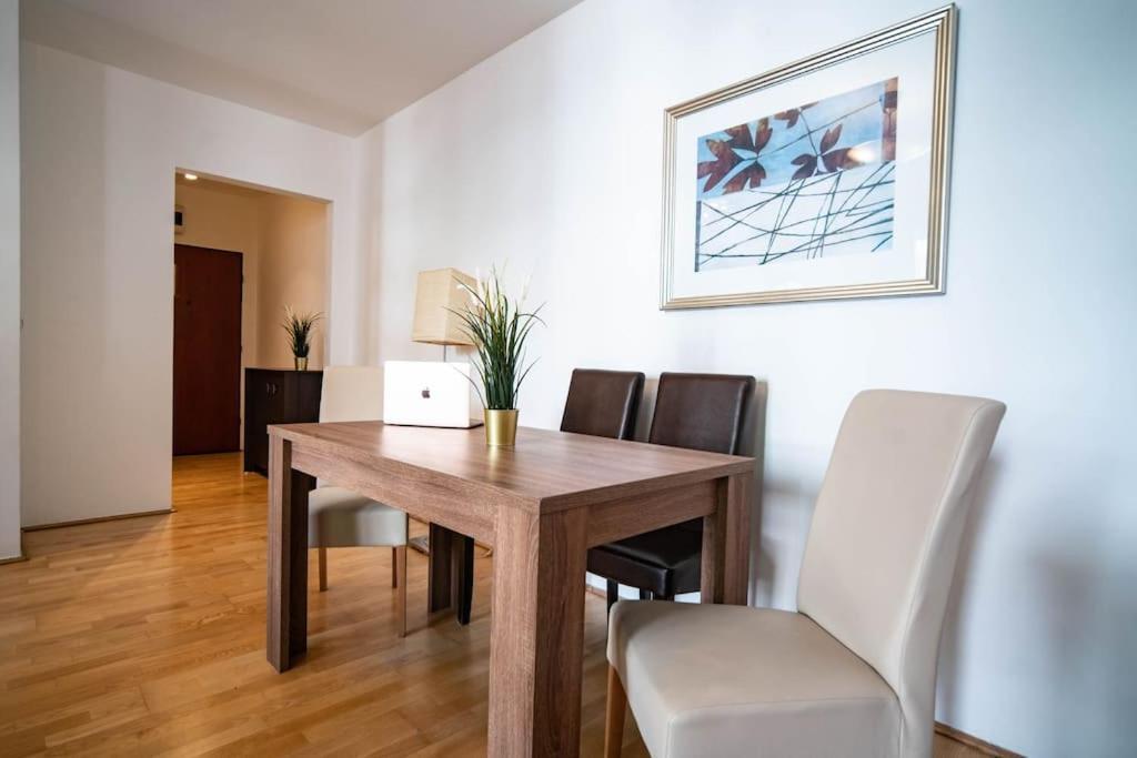 Free Parking! Soho Budapest 304, 4 Ppl, Ac, Fast Wifi, Smart Tv Luaran gambar