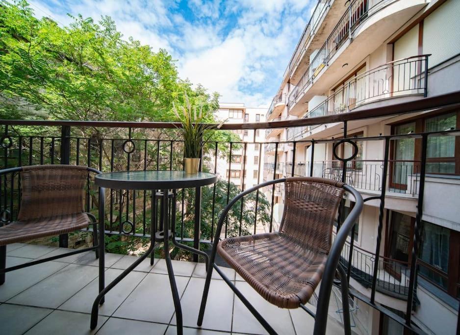 Free Parking! Soho Budapest 304, 4 Ppl, Ac, Fast Wifi, Smart Tv Luaran gambar